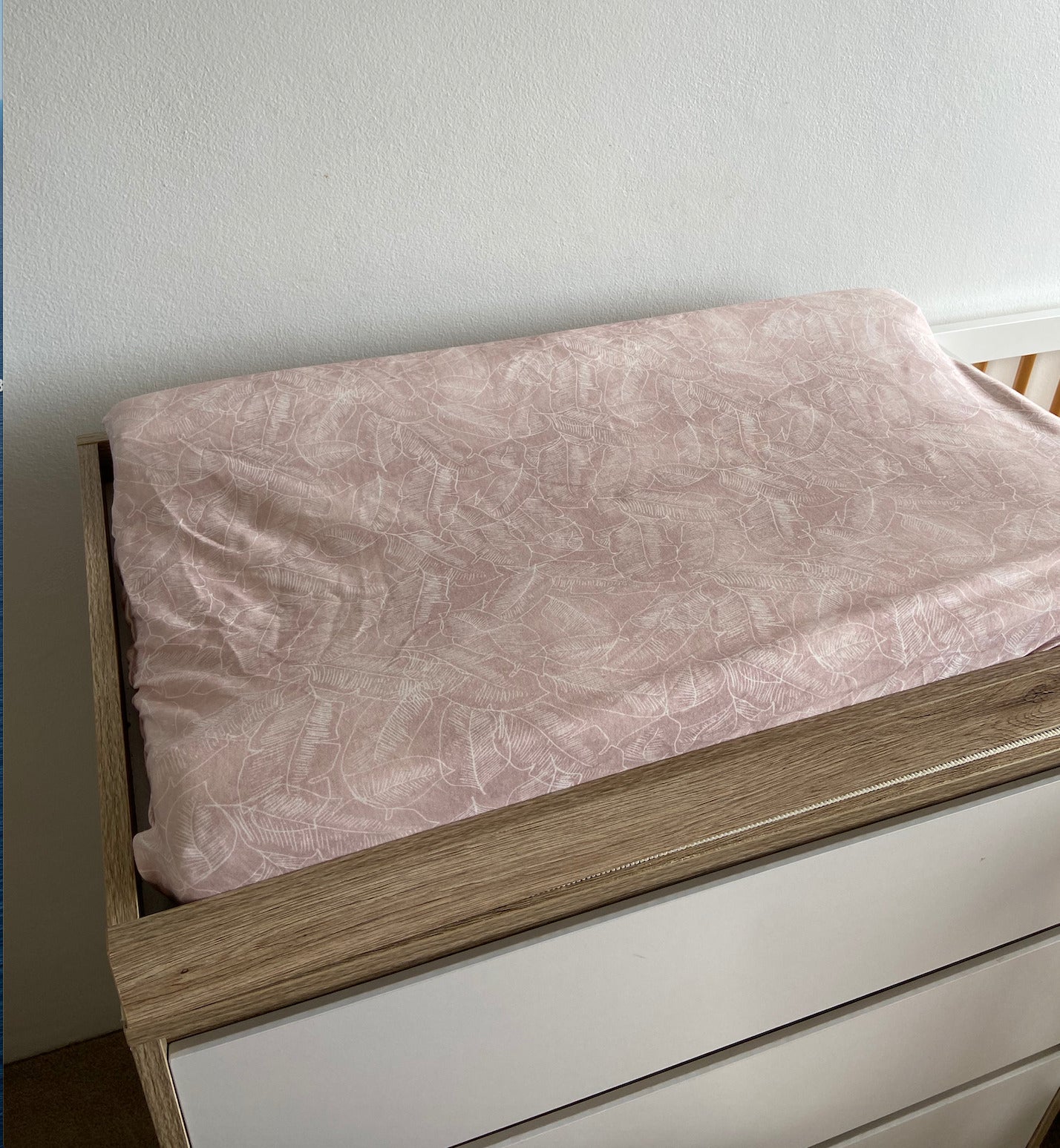 Fitted Jersey Cotton Bassinet Sheet/Change Table Cover - Pink Palm